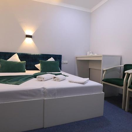Sharq Hotel Urgentj Eksteriør billede