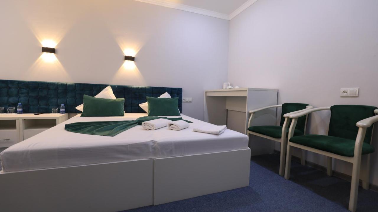 Sharq Hotel Urgentj Eksteriør billede