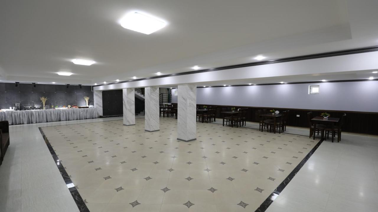 Sharq Hotel Urgentj Eksteriør billede